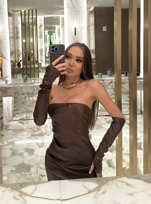ankaraescortazra-2 Ankara Escort Azra Partnerimi Yatakta Kıvamına Getiririm